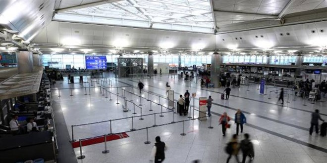 Havalimanında rahatsızlanan yolcunun midesinden 12 kapsül kokain çıkarıldı