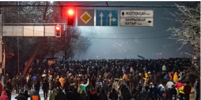 Zamlara protesto artınca Kazak hükümeti istifa kararı aldı
