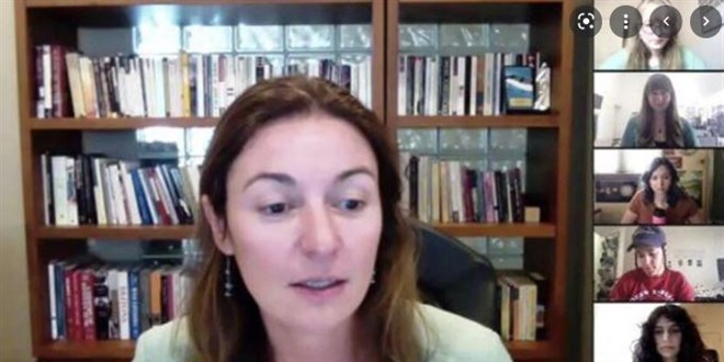 NASA kadrosundaki Feryal �zel, uzay bilimiyle ilgilenen Mardinli k�zlarla g�r��t�