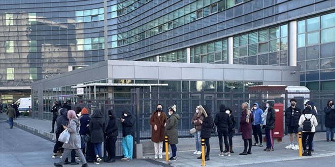 �stanbul'daki hastanelerde Omicron yo�unlu�u