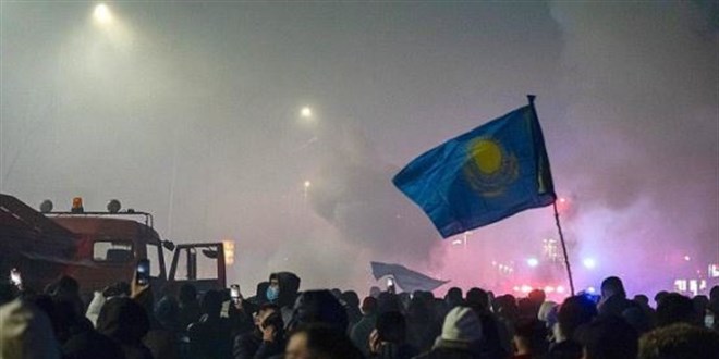 Kazakistan'da OHAL ilan edildi
