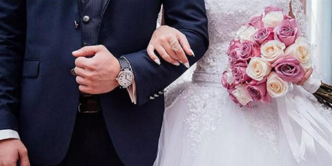 Mzik seimi evlilik bitirdi: Gelinle damat dnde boanma karar verdi