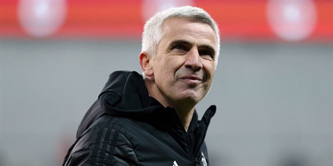 Beşiktaş'ta Önder Karaveli ve 3 futbolcunun Covid-19 testi pozitif çıktı