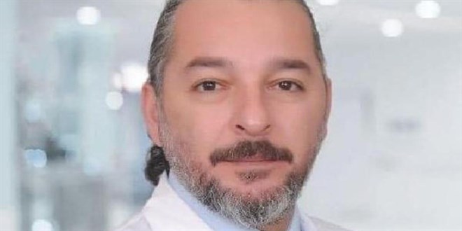 Balkonda başına saçma isabet eden doktorun tedavisi görev yaptığı hastanede sürecek