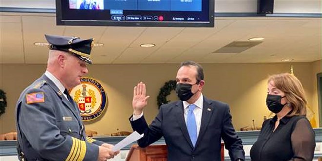 ABD'nin ilk Türk Belediye Başkanı, New Jersey'de bölge başkanlığına seçildi