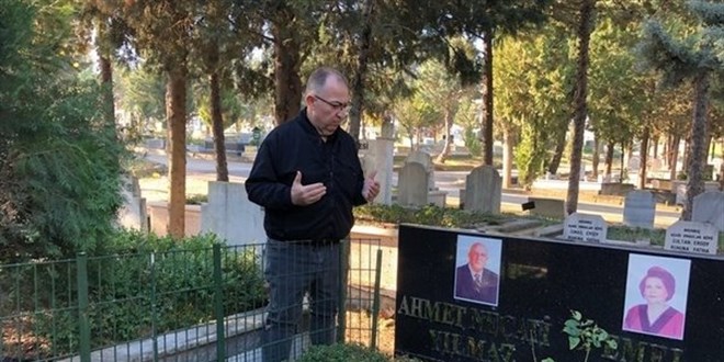 Mezar açıldı, ünlü iş insanı biyolojik baba çıktı