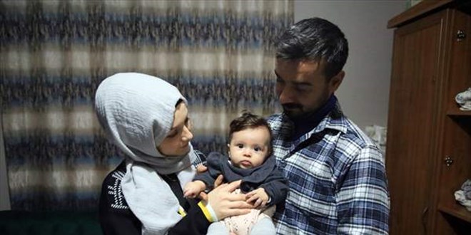 'Yaşama şansı yok' denilen bebek, anne karnındaki operasyonla hayata tutundu