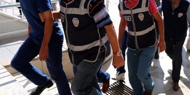 Polislik sınav sorularının sızdırılmasına ilişkin 7 kişiye FETÖ'den gözaltı