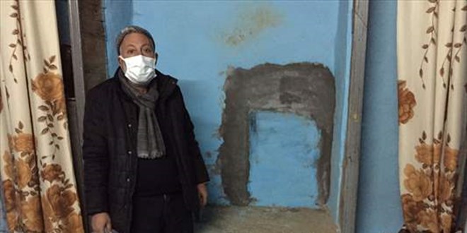 Duvarı delerek kuyumcudan 150 bin liralık altın çaldılar
