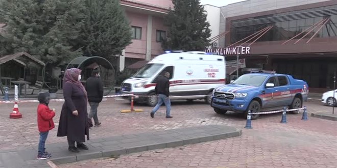Kilis'te yasa dışı yollardan Türkiye'ye geçerken mayına basan 2 kişi ağır yaralandı