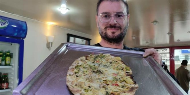 Bursa'da et kullanılmadan lahmacun yapıldı: Vegancun