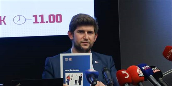'Gençlerin yüzde 62,3'ü yurt dışında yaşamak istiyor'