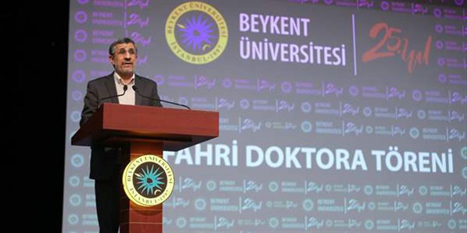Beykent niversitesinden eski ran Cumhurbakan Ahmedinejad'a fahri doktora