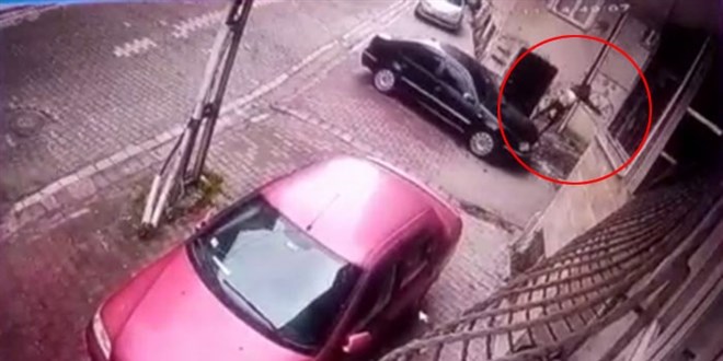 16 yaşındaki gencin balkondan düşme anı kamerada