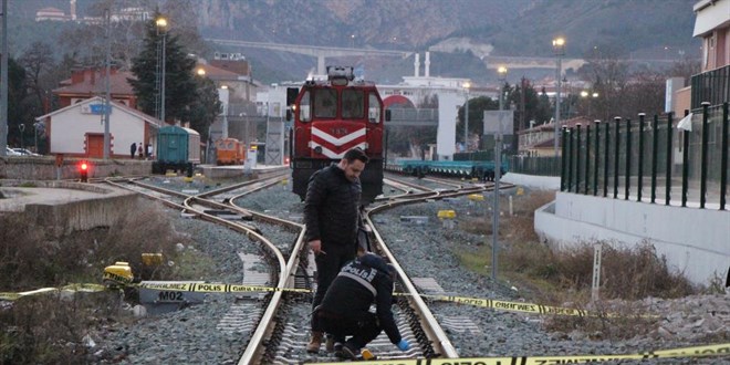 Antrenmana giden 15 yaşındaki futbolcuya tren çarptı