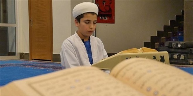 Kur'an kurslarnda geen yl 11 bin 773 kii hafzlk belgesi ald