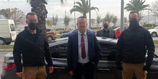 Tuğgeneral ve yüzbaşı olarak tanıtıp, dolandırıcılık yapan 2 şüpheliye gözaltı