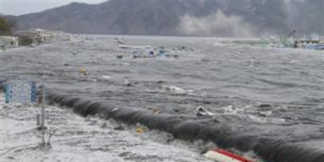 Japonya'da tsunami paniği! Boyu 3 metreyi bulabilir... Sirenler çalıyor