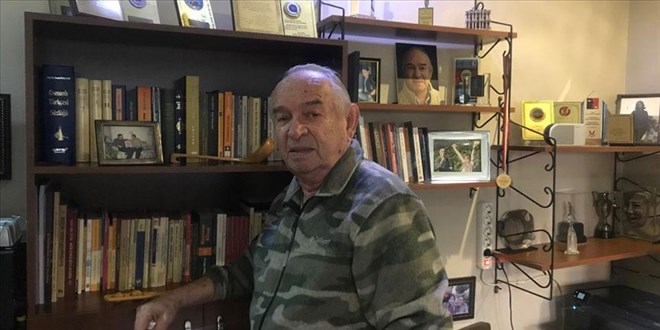 Duayen tiyatro sanatçısı Bozkurt Kuruç hayatını kaybetti