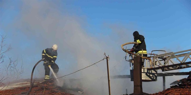 Tekirdağ'da evde çıkan yangında 1 kişi hayatını kaybetti
