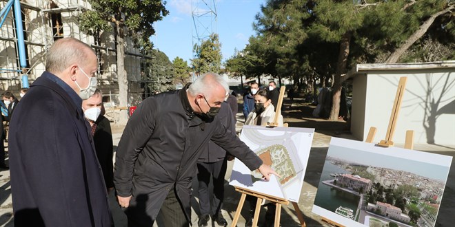 Cumhurbaşkanı Erdoğan, restorasyon çalışmaları süren Divanhane binasını inceledi