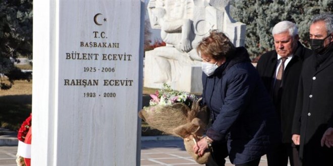 Rahşan Ecevit, mezarı başında anıldı
