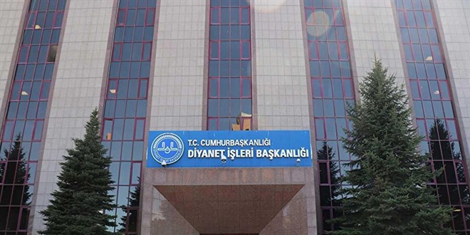 Diyanet'ten Sezen Aksu'ya tepki: Hz. Adem ile Hz. Havva insanlığın ortak atalarıdır