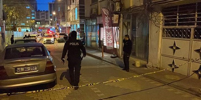 Karısını sokak ortasında öldüren koca tutuklandı