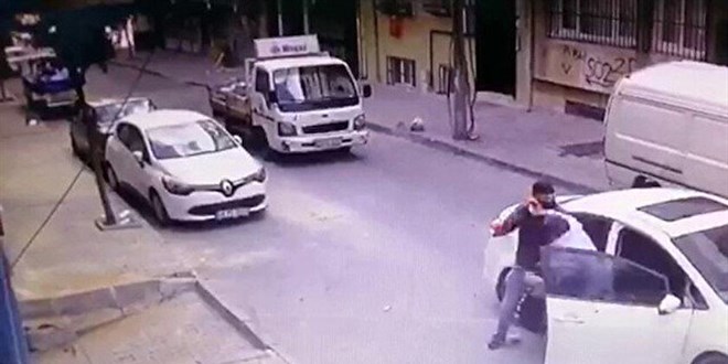 Banka önünde milyonluk vurgun: 100 bin dolar çaldılar
