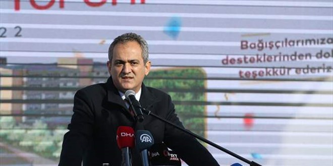 Bakan Özer'den öğrencilere ödev müjdesi: 2 hafta ödev yok