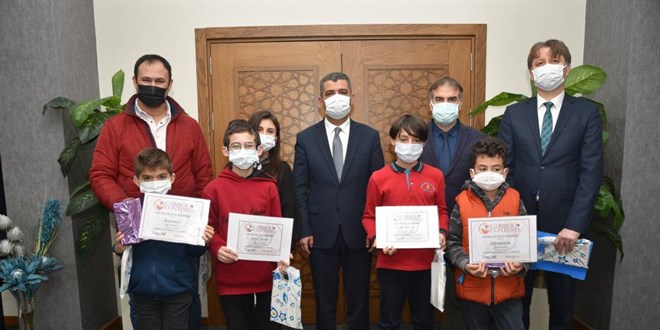 Uluslararas� Matematik Olimpiyat�nda 5 d�nya birincili�i Denizli'den