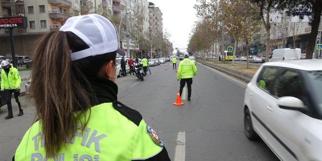 Şehrin 'ilk ve tek kadın Şahin polisi' görevinin başında