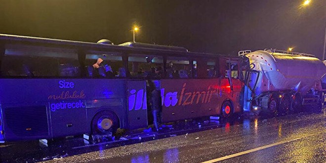 Mersin'de zincirleme kaza: 13 yaralı