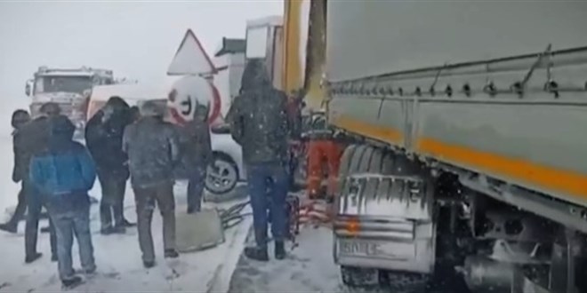 Mardin'de zincirleme trafik kazasında 3 kişi öldü, 12 kişi yaralandı