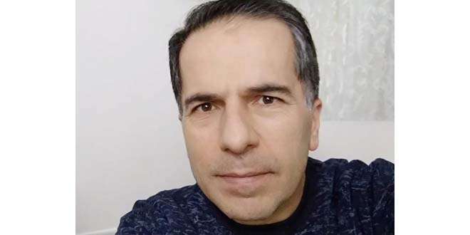 Öğrencilerine son kez karne verdi