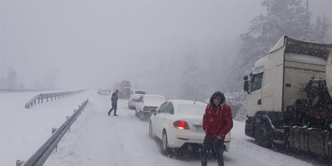 Seydişehir-Antalya kara yolu trafiğe kapatıldı