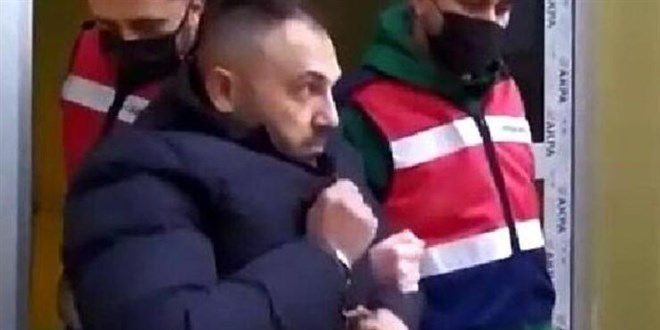 Adli kontrol imzasını attıktan 1 saat sonra yine hırsızlık yaptı