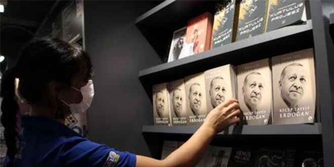 Cumhurbaşkanı Erdoğan'ın kitabı 31. Doha Uluslararası Kitap Fuarı'nda büyük ilgi gördü
