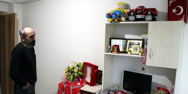 Depremde doğan evladını yine depremde yitirdi