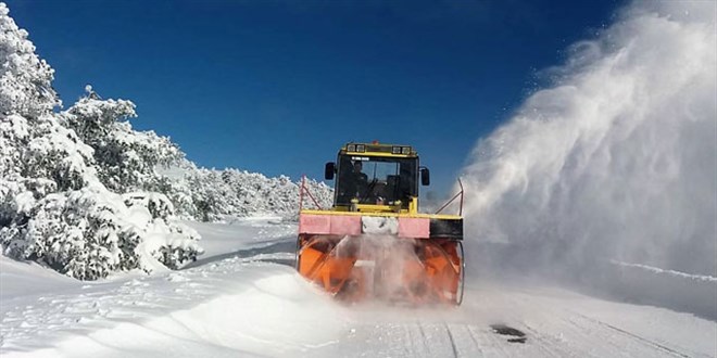 Karadeniz kara teslim; 1768 köy ve mahalle yolu kapandı