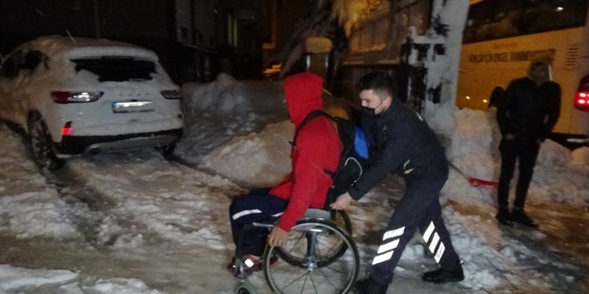 Yolda mahsur kalan engelli sporcular KYK yurduna yerleştirildi