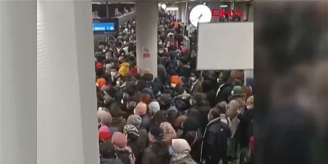 İstanbul'da toplu ulaşım araçlarında yoğunluk