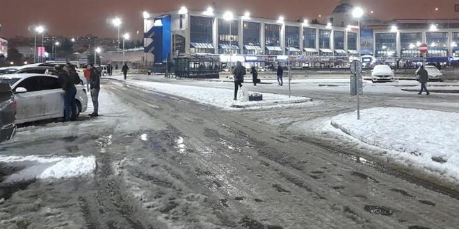 İstanbul'da otogarlardan çıkışlar yarına kadar durduruldu