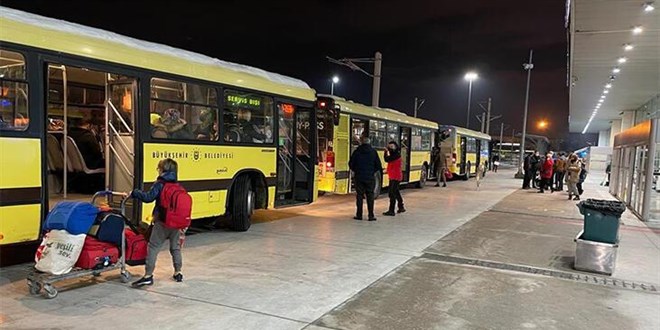 Otogarda bekleyen yolcular KYK yurtlarna yerletiriliyor