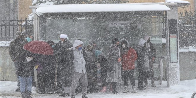 Bir ilde daha kar yağışı nedeniyle kamu personeline idari izin verildi