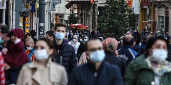 Bilim Kurulu Üyesi Özlü'den 'yeni varyantlar' uyarısı