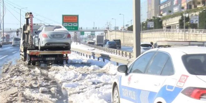 Vali uyarmıştı, araçlar çekilmeye başlandı