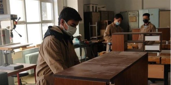 'Fabrika' gibi lise: Cirosu 1 milyon liray� a�t�