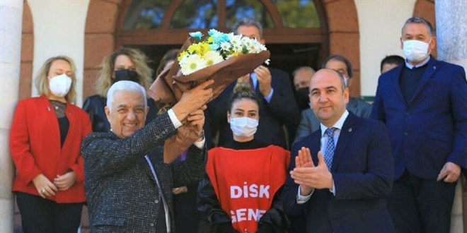 Büyükşehir Belediyesi'nden işçiye yüzde 63.07 oranında zam