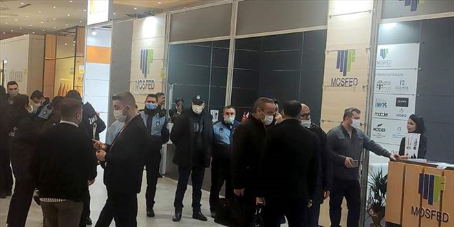 Avrupa'nın en büyük mobilya fuarına zabıta baskını